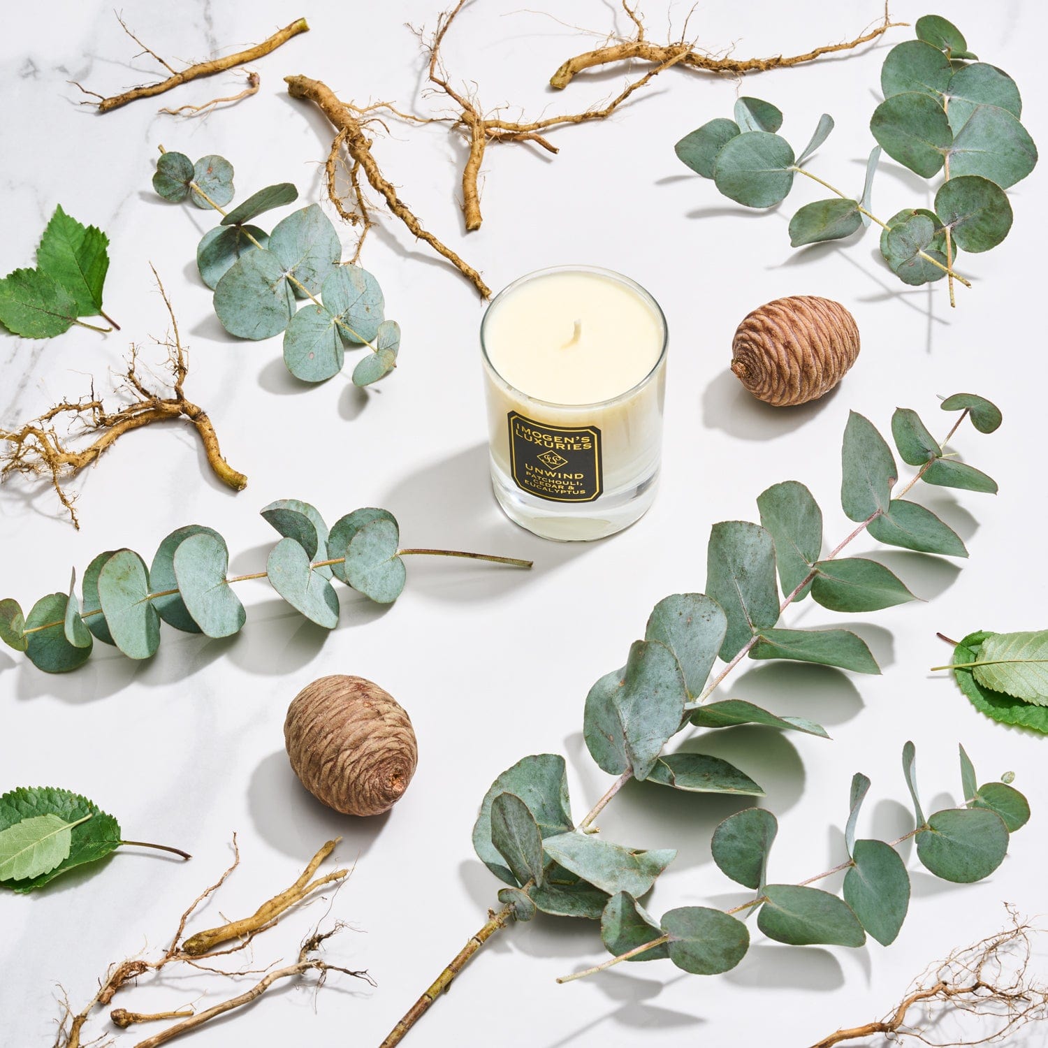 Unwind 1 wick is scented with therapeutic grade pure essential oils. Patchouli, Cedar and Eucalyptus combine to create a relaxing blend created by Imogen's Luxuries, Berkshire, UK