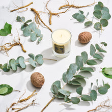 Unwind 1 wick is scented with therapeutic grade pure essential oils. Patchouli, Cedar and Eucalyptus combine to create a relaxing blend created by Imogen's Luxuries, Berkshire, UK