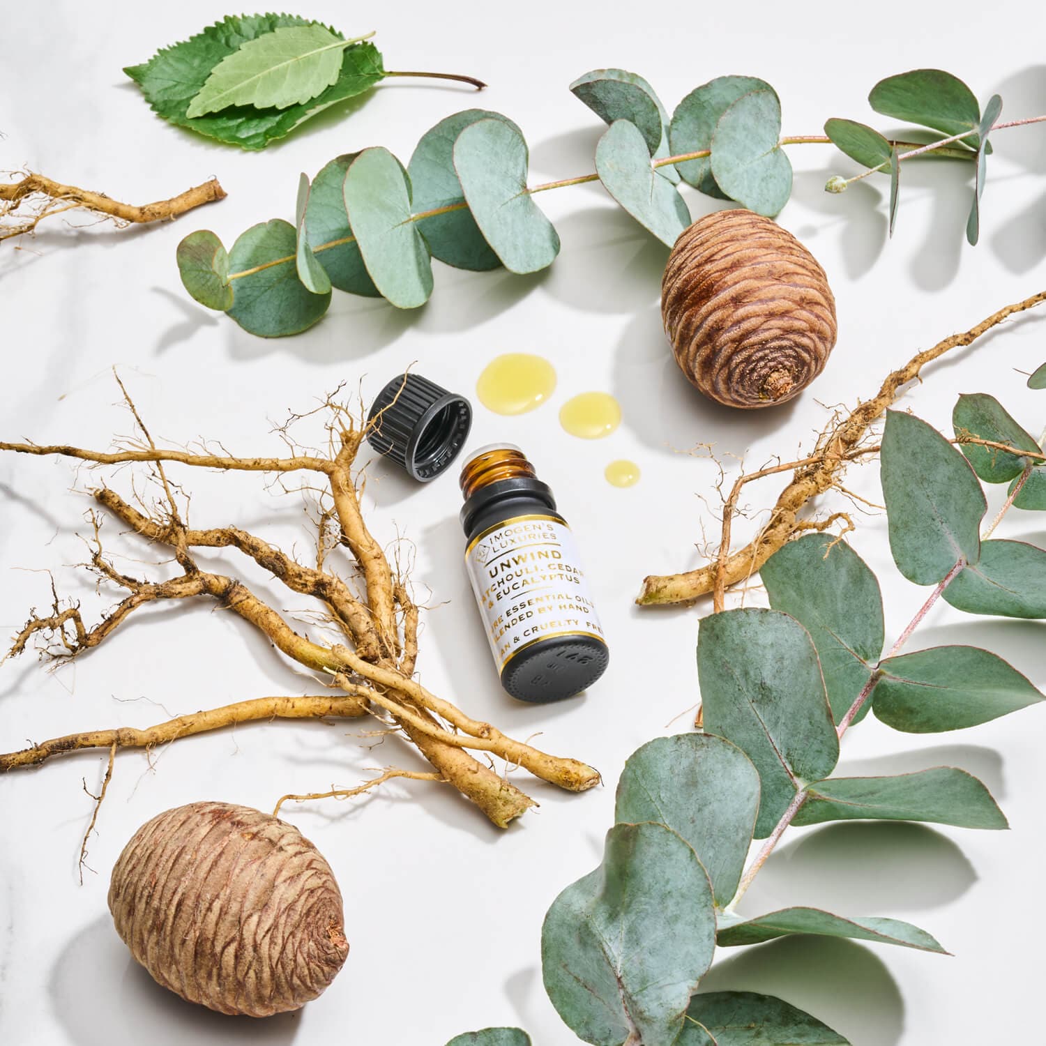 Unwind scent is a blend of Cedarwood, Patchouli and eucalyptus pure essential oils. Free from synthetic scents.