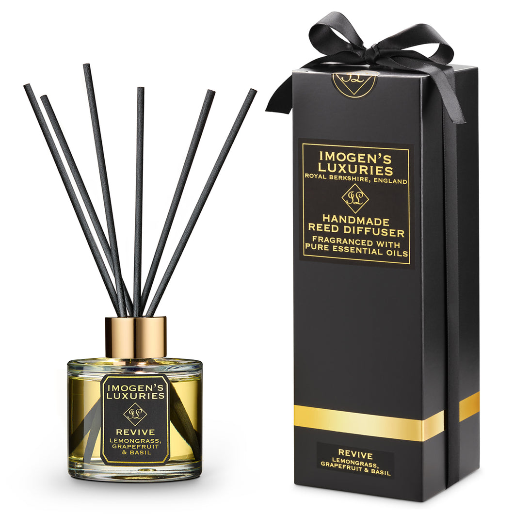 Our Revive reed diffuser is a fresh and uplifting scent, suitable for all living areas of your home. Elegantly presented and beautifully scented with our signature uplifting citrus fragrance. Lemongrass, Grapefruit & Basil essential oils will freshen your home and look beautiful. Handmade by Imogen's Luxuries in Berkshire, England