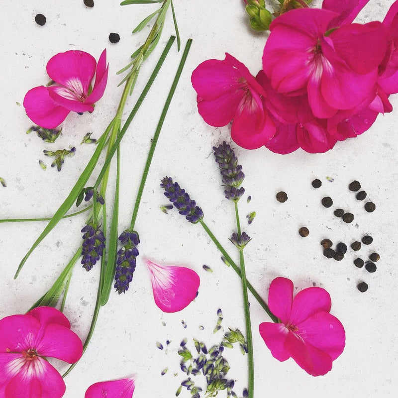 Calm is a tranquil and cocooning blend of Geranium, Lavender and Black pepper essential oils. No artificial fragrance or colourings. Signature scent of Imogen's Luxuries, Berkshire.